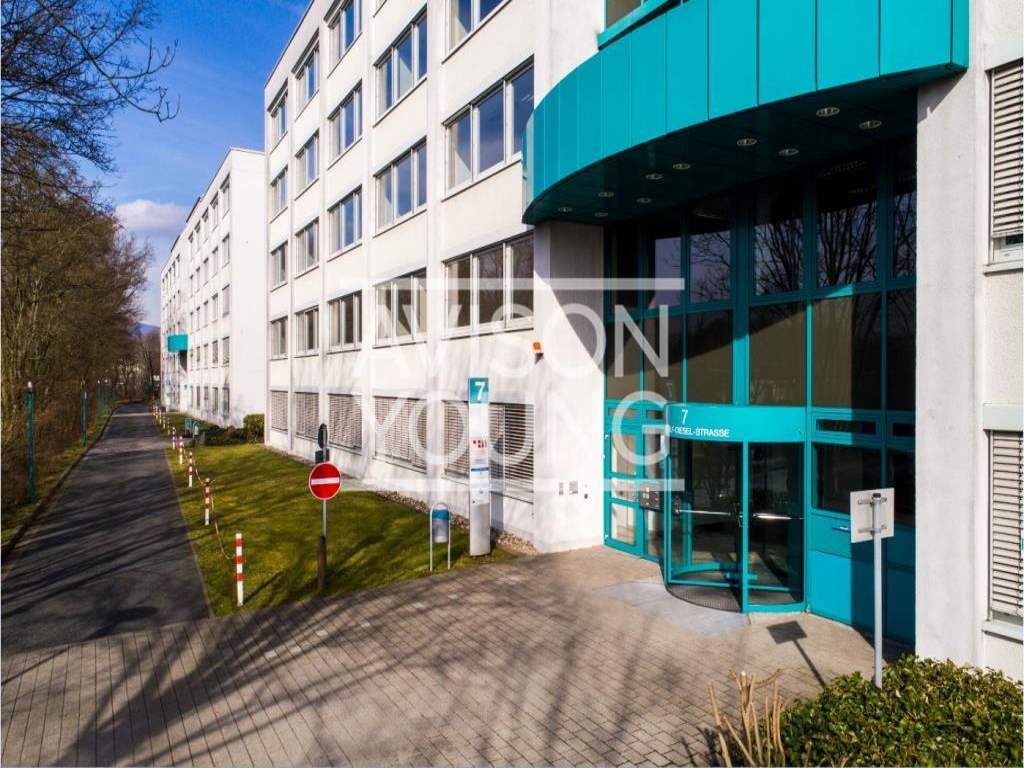 Gebäudekomplex mit Büro-, Lager- und Produktionsflächen in Eschborn