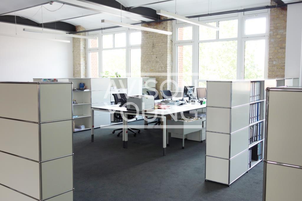 Muster-Büro