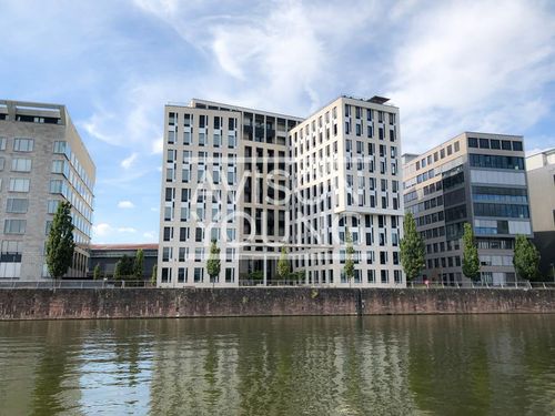 Neuwertige Büroflächen in modernem Stadtviertel  