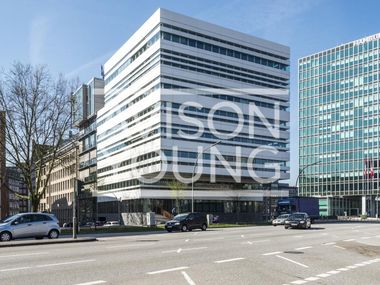 Neuwertige Büroflächen mit Blick aufs Katharinenquartier Neuwertige Büroflächen mit Blick aufs Katharinenquartier