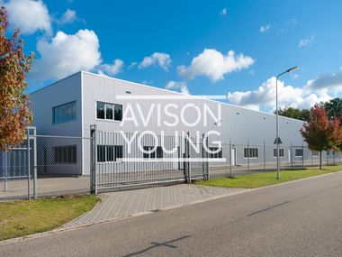 Hallenflächen mit optimaler Andienung Hallenflächen mit optimaler Andienung