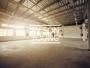 Moderne Gewerbehalle und Freiflächen in zentraler Lage Moderne Gewerbehalle und Freiflächen in zentraler Lage