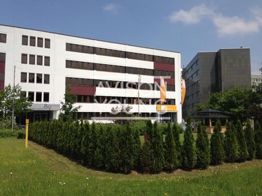 Zwischen Neusser City und dem Business-Standort Hammfeld Zwischen Neusser City und dem Business-Standort Hammfeld