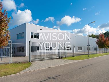 Halle mit Freifläche zentral in Hamburg! Halle mit Freifläche zentral in Hamburg!