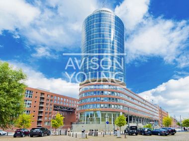 Arbeiten mit Panoramablick über Hamburg Arbeiten mit Panoramablick über Hamburg