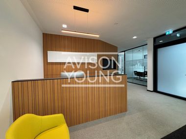 Repräsentatives Bürogebäude im innovativen Gewerbegebiet Phoenix-West Repräsentatives Bürogebäude im innovativen Gewerbegebiet Phoenix-West