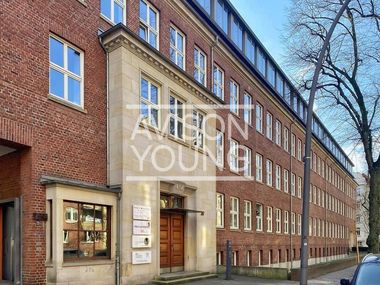 Moderne Bürofläche mit historischem Charme in Winterhude Moderne Bürofläche mit historischem Charme in Winterhude